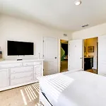 Resort Oasis With Pool And Game Room 11 Mi To Disney!