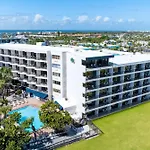 La Quinta Inn & Suites by Wyndham Cocoa Beach Oceanfront