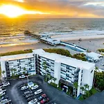 La Quinta Inn & Suites by Wyndham Cocoa Beach Oceanfront