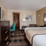 Wingate By Wyndham - Orlando International Airport- Free Hot Breakfast