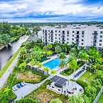 Amazing 2 Bedroom Unit In Doral Miami With Free Parking