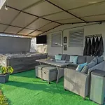 7-Person Luxury Spa, Fenced Paradise, Beach Vibes