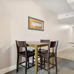Laketown Wharf 0932