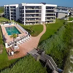 Ground Floor Beachfront With Steps To The Beach And Pool & Beach Access