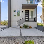 Riberia Street Retreat