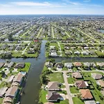 Peaceful 3 Bed Waterfront Home