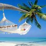 Affordable Two Bedroom Tropical Condo - Private Beach, Pools, Hot Tub