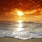 Affordable Two Bedroom Tropical Condo - Private Beach, Pools, Hot Tub