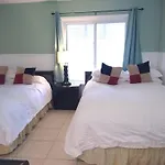 Affordable Two Bedroom Tropical Condo - Private Beach, Pools, Hot Tub