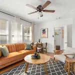 Apartment 1 Min Away From Bayshore, Sleeps 7