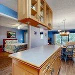 Buddy\'S Place At The Beach