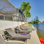 Luxe Cape Coral Oasis On Canal Pool And Lanai!