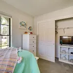 Modern Home With Peloton Bike And Grill In Cape Coral!