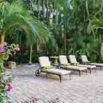 Hemingway Suites At Palm Beach Hotel Island