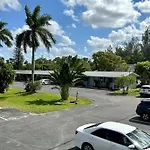Conty\'S Motel