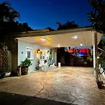 Conty\'S Motel