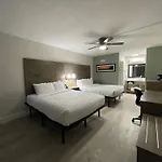 Quality Inn & Suites Airport-Cruise Port Hollywood