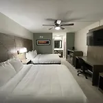 Quality Inn & Suites Airport-Cruise Port Hollywood