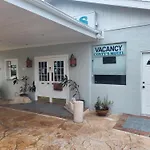 Conty\'S Motel
