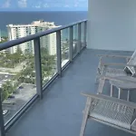 Hyde Beach House Lux Apartment
