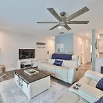 100 Steps To Beautiful Indian Rocks Beach, Oceanside, 2 Bedroom Updated Condo