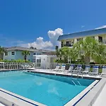 Absolute Anna Maria-Private Beach Access-Heated Pool-Water Views From Every Room