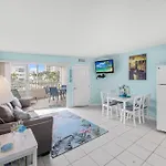 Beach Club 403