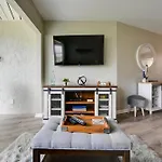 Waterfront Marco Island Condo With Pool And Hot Tub!
