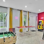 Escape Gameroom, Bar, Bbq, Spacious,King Bed, All Luxury Mattresses, Near Beach, 6 Blocks Away From Bars, Nite Clubs, Res, Shops