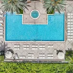 Gorgeous Townhouse Beach Access Resort Amenities