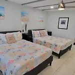 Bay View, Studio206, Beach Steps Away! Pool+Wifi