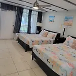 Bay View, Studio206, Beach Steps Away! Pool+Wifi