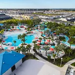 Modern Townhome With Resort Amenities