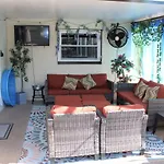Charming Home W Private Heated Pool & Hot Tub