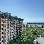 Cute 1 Bedroom Unit Located In Condo Hotel In The Heart Of Coconut Grove Free Parking