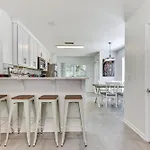 Fernandina Beach Townhome, Steps To Public Beach