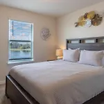 7155Oml-Solterra Resort