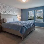 7155Oml-Solterra Resort
