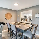 Stylish Fort Myers Condo About 2 Mi To Beaches!