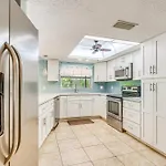 Lovely Crystal River Home With Lanai And Pool!