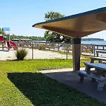 Bayfront Breeze