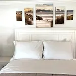 A Cozy Cottage Close To Beach And Downtown