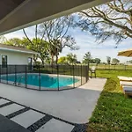 Taj Duval, Sleeps 14, Pool, Lux