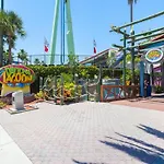 Shores Club 703