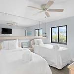 Loggerhead 253- Beachfront Residence W Vaulted Ceilings