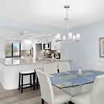 Loggerhead 253- Beachfront Residence W Vaulted Ceilings