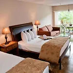 Ocean Lodge