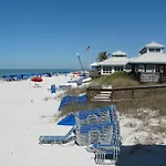 Inn At Pelican Bay
