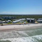 Ground Floor Beachfront With Steps To The Beach And Pool & Beach Access
