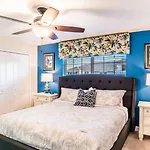 4805 Brier Rose